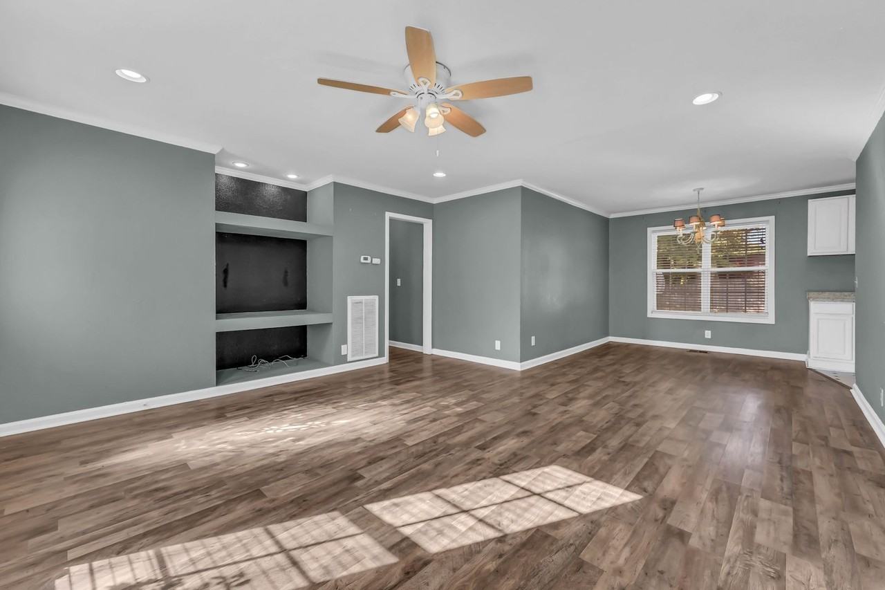 1584 Boxcroft Rd - Photo 5 of 25