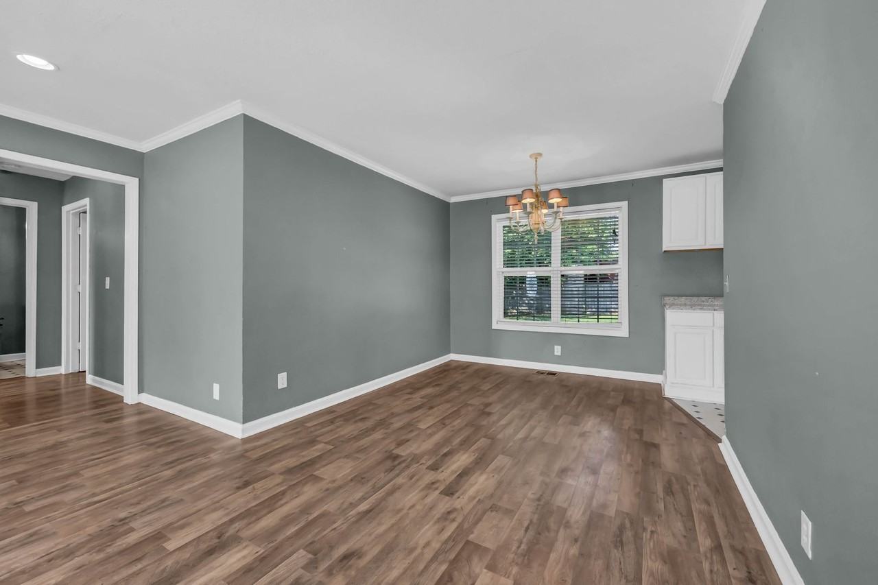 1584 Boxcroft Rd - Photo 6 of 25