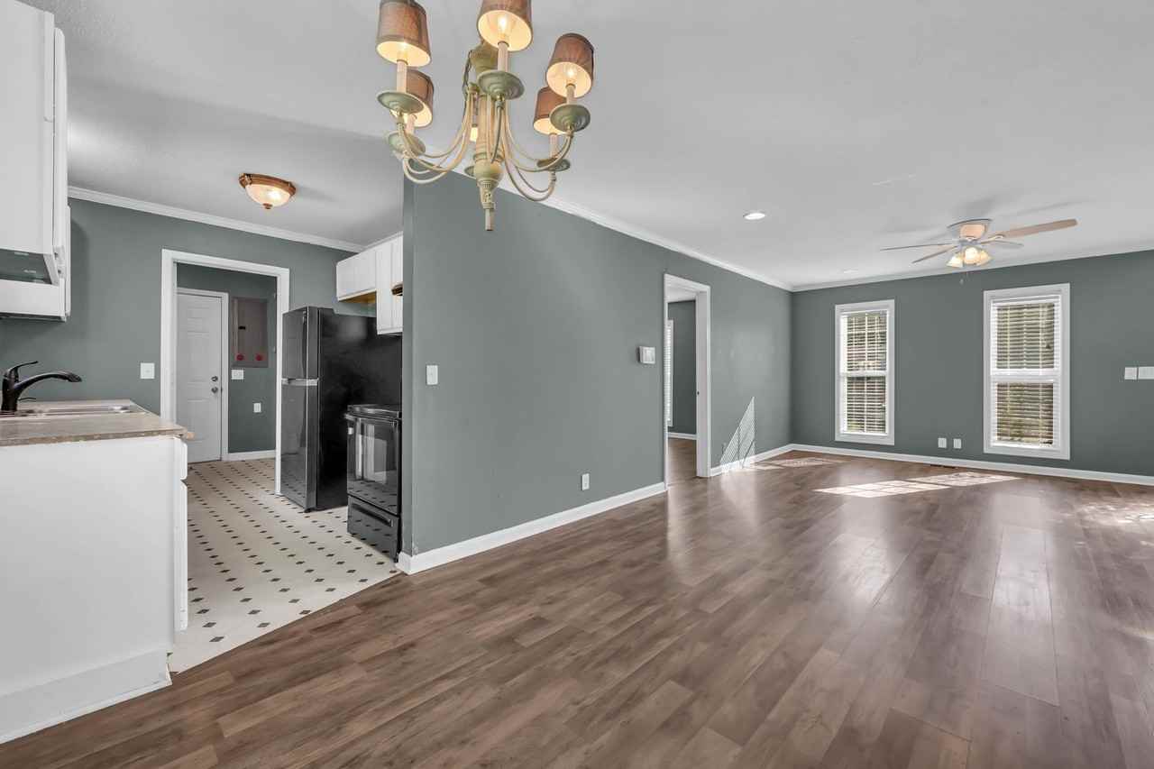 1584 Boxcroft Rd - Photo 7 of 25
