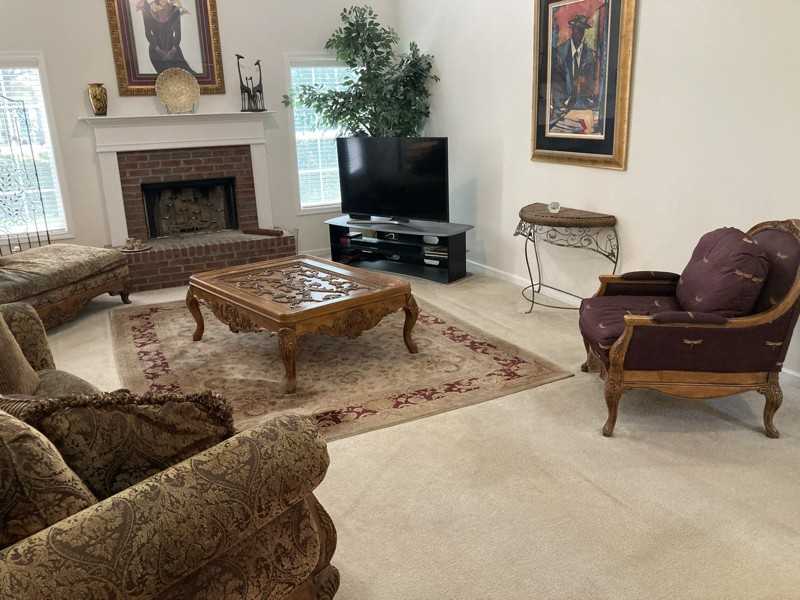 215 Landon Way - Photo 2 of 7
