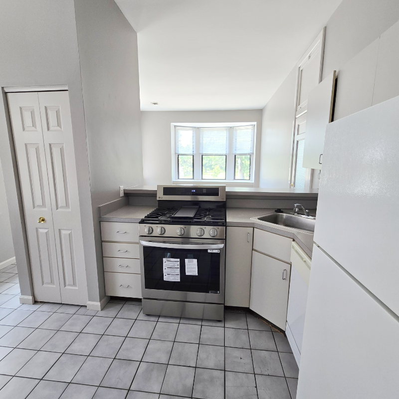 3010 S Grand Blvd #2S - Photo 2 of 9