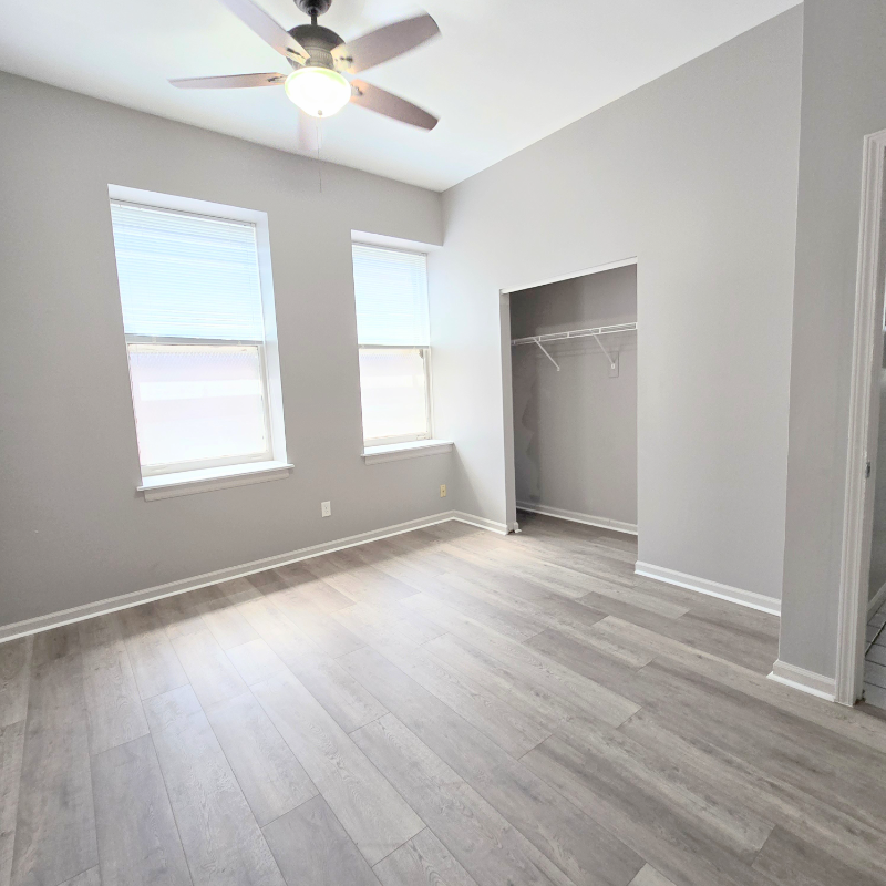 3010 S Grand Blvd #2S - Photo 3 of 9