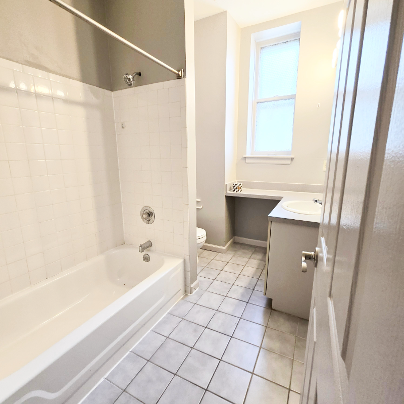 3010 S Grand Blvd #2S - Photo 5 of 9