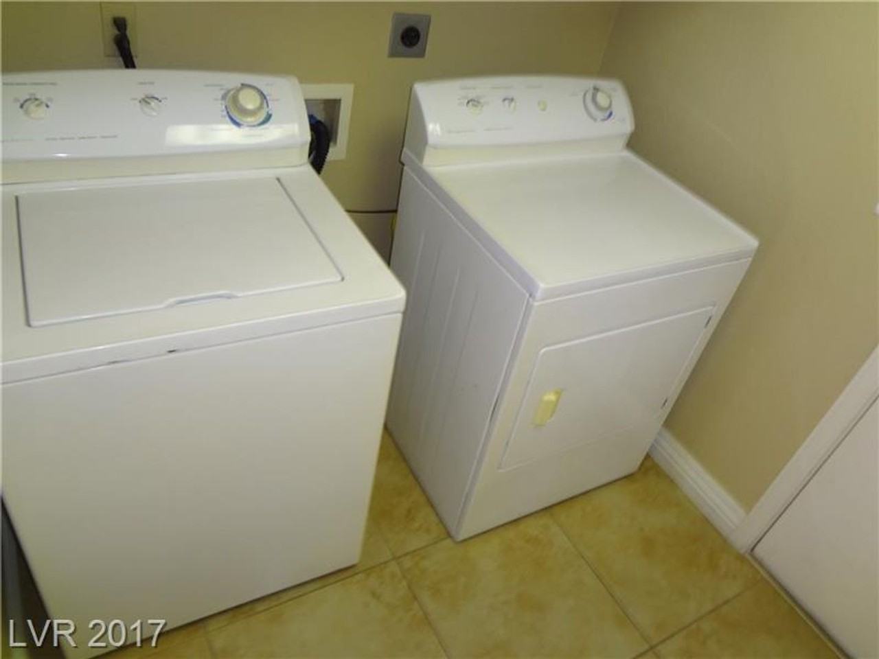 7509 Bowles Dr - Photo 2 of 16
