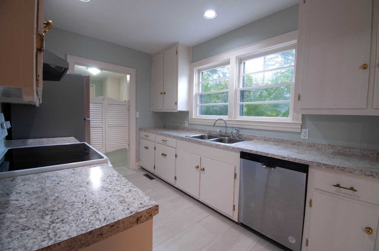 134 Lausanne Dr - Photo 6 of 13