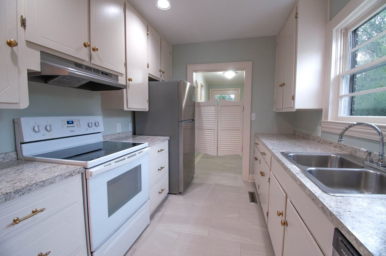 134 Lausanne Dr - Photo 7 of 13
