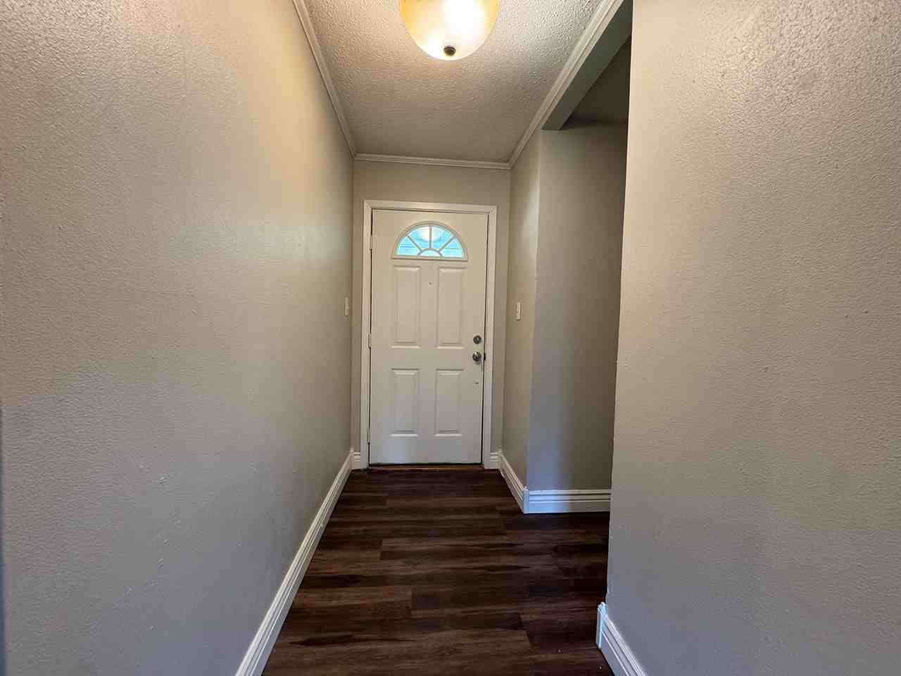 205 Arroyo Dr - Photo 5 of 9