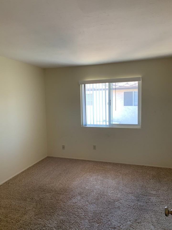 10142 Peaceful Ct - Photo 7 of 23