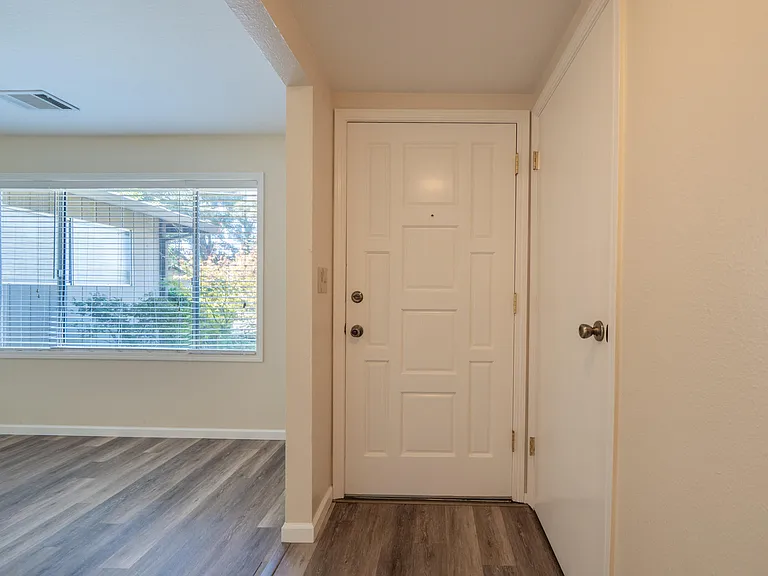 1201 Echo Rd - Photo 5 of 21