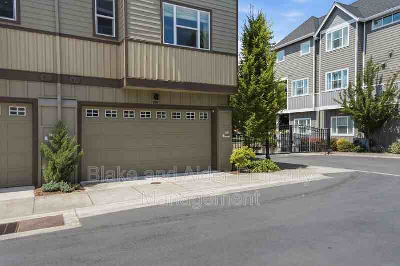 494 Ne Cleveland Ave - Photo 2 of 37