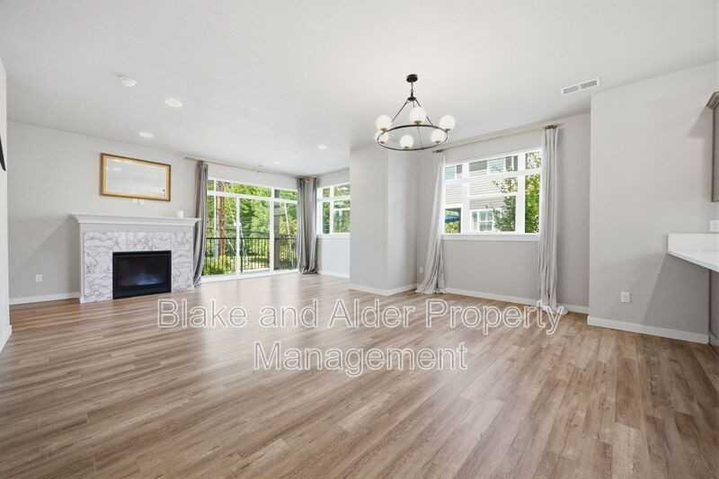 494 Ne Cleveland Ave - Photo 6 of 37