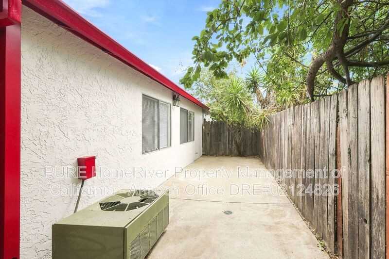 2121 Banyan Way - Photo 3 of 16