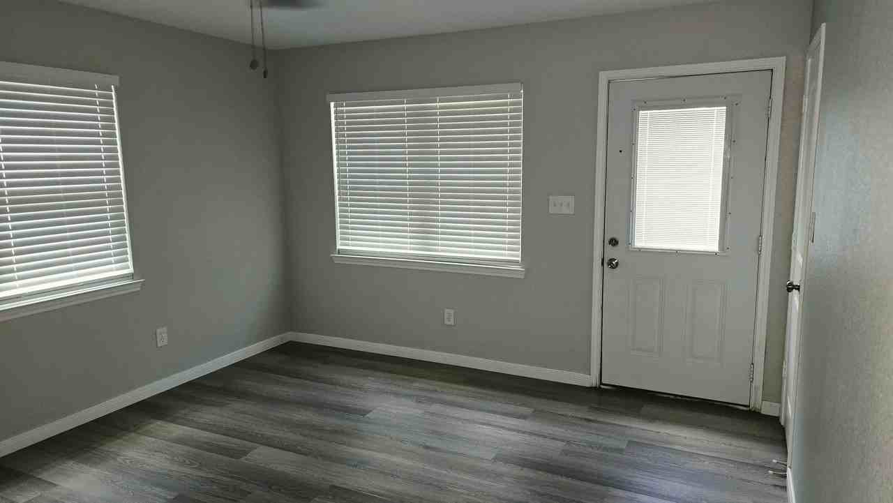 1214 Carby Rd - Photo 2 of 13