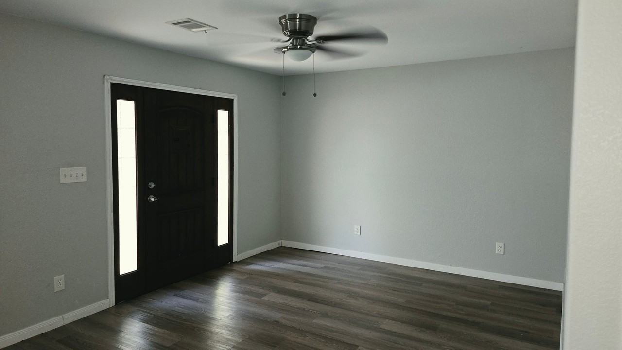 1214 Carby Rd - Photo 3 of 13