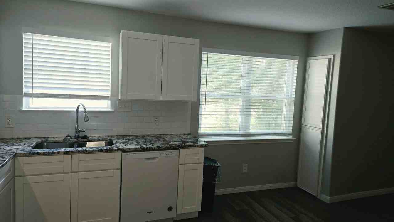 1214 Carby Rd - Photo 6 of 13
