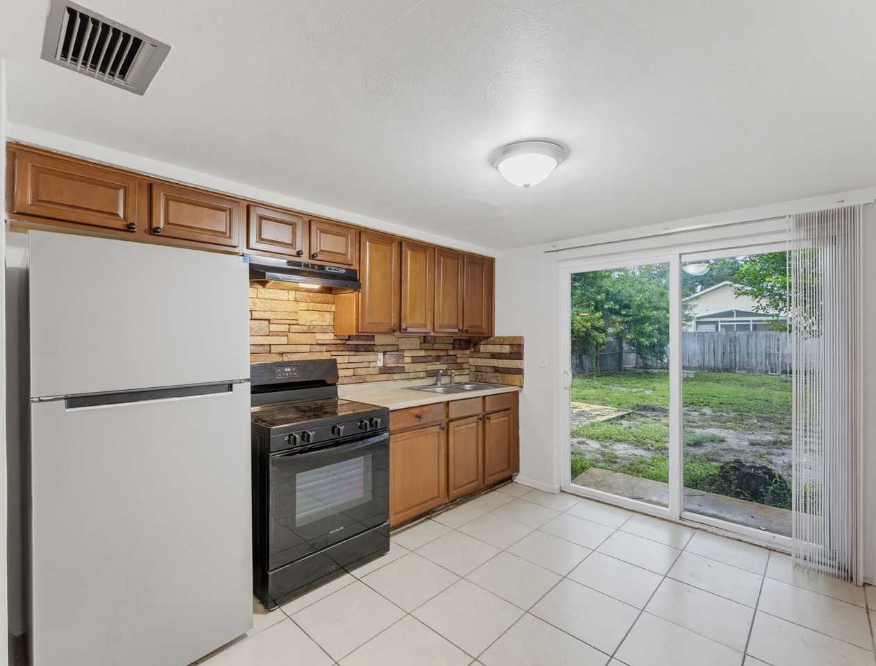 6229 High St #6229 - Photo 2 of 9