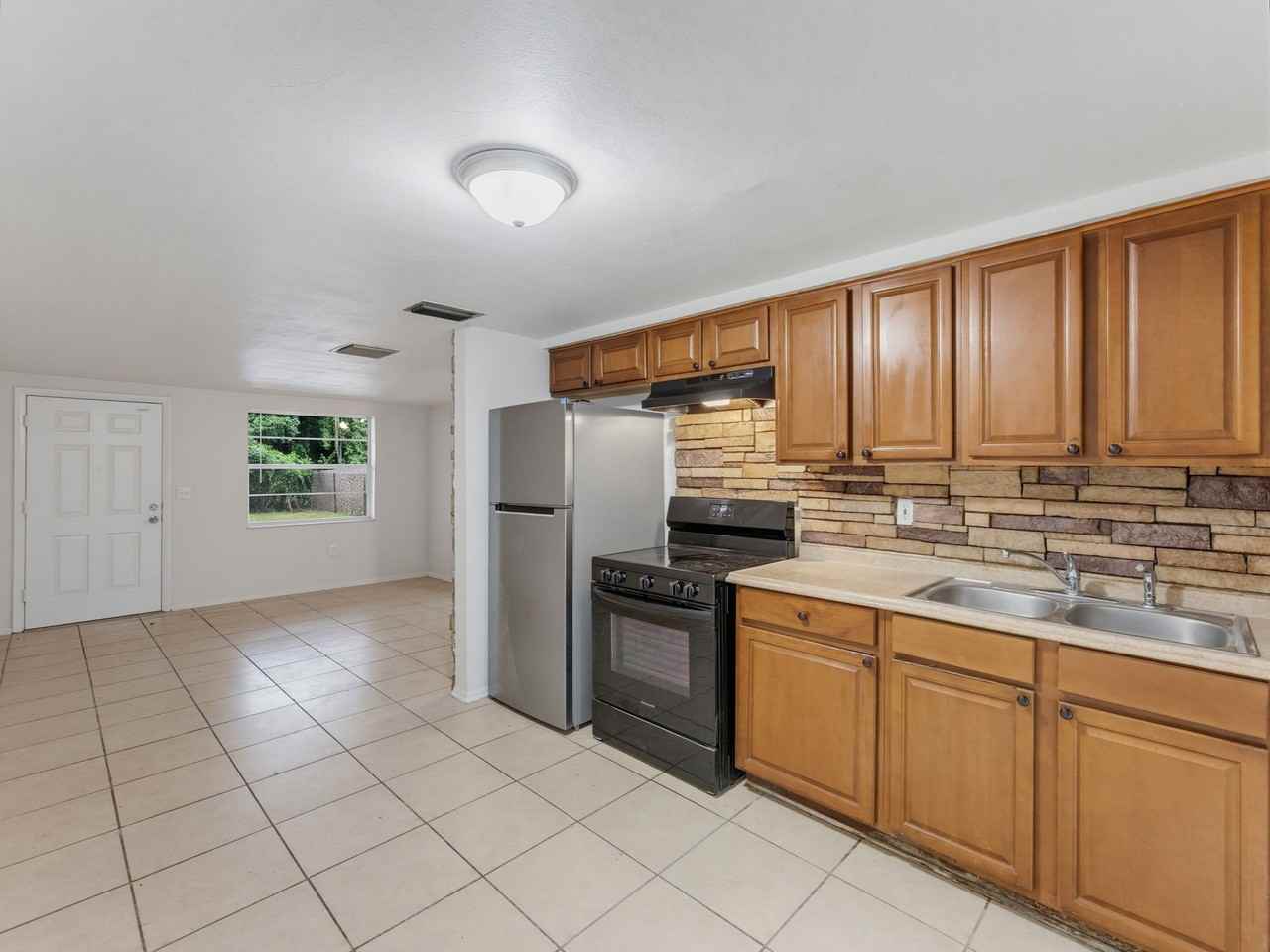 6229 High St #6229 - Photo 3 of 9