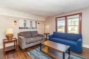 featured image of 212 Tryon St