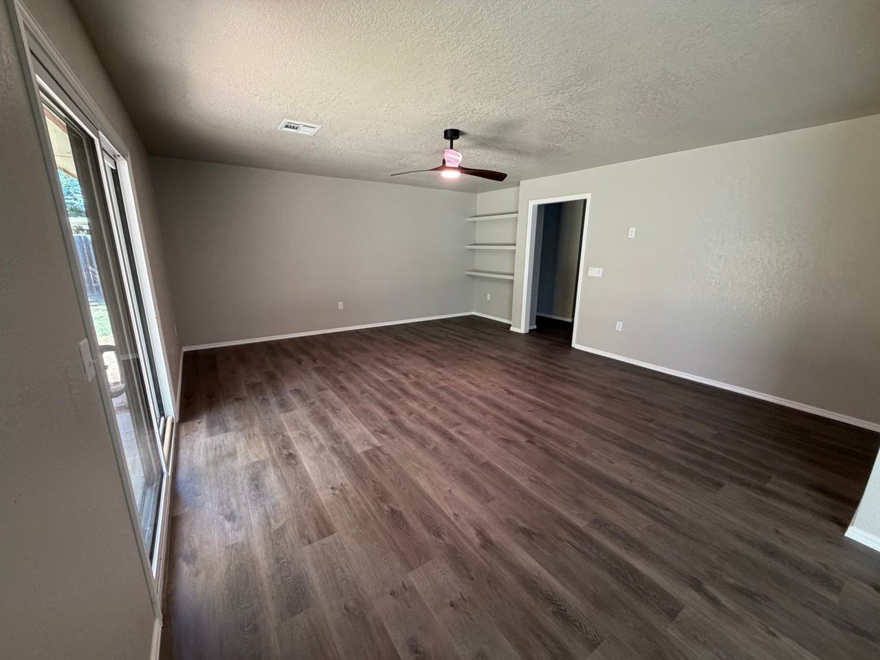 1405 S Avery Dr - Photo 6 of 29