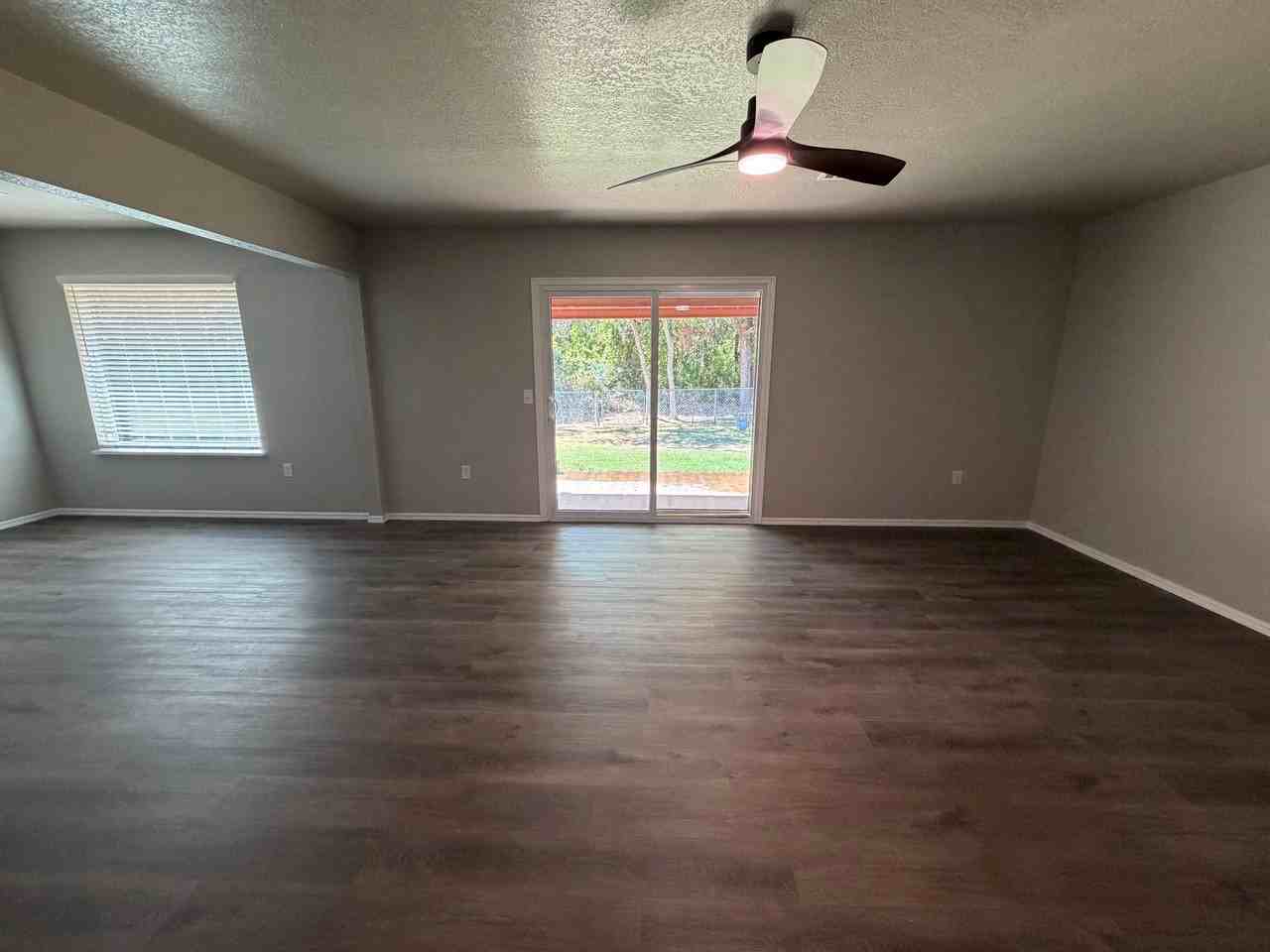 1405 S Avery Dr - Photo 7 of 29