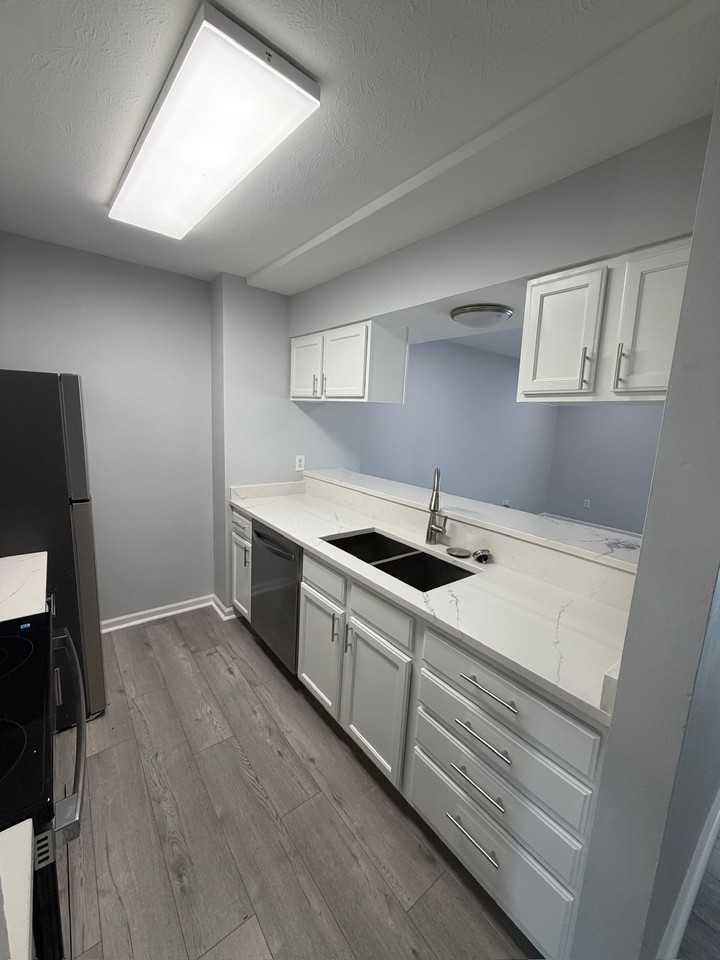 8444 Hague Rd - Photo 6 of 14
