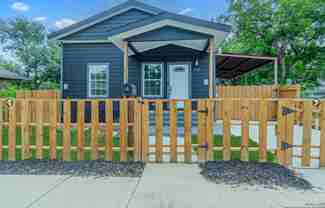 210 N San Jacinto St - Photo 1 of 1