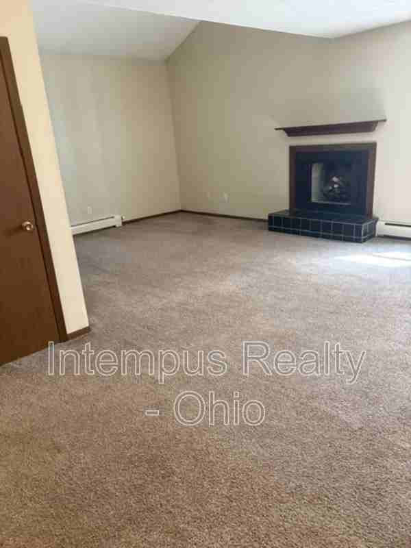 6321 Saint Andrews Dr #11 - Photo 2 of 11