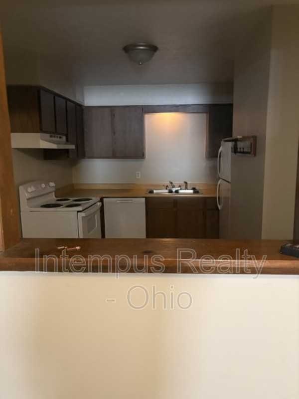 6321 Saint Andrews Dr #11 - Photo 3 of 11
