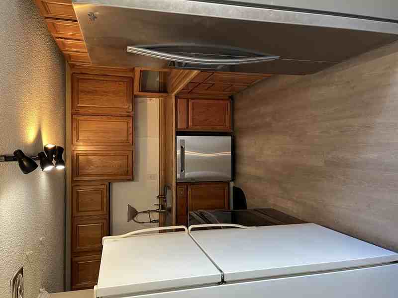 803 Es - Photo 3 of 15