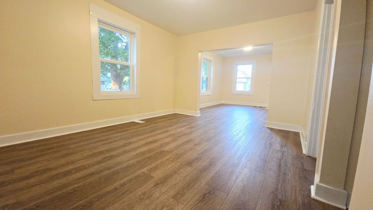 1322 S 6th St - Photo 3 of 16