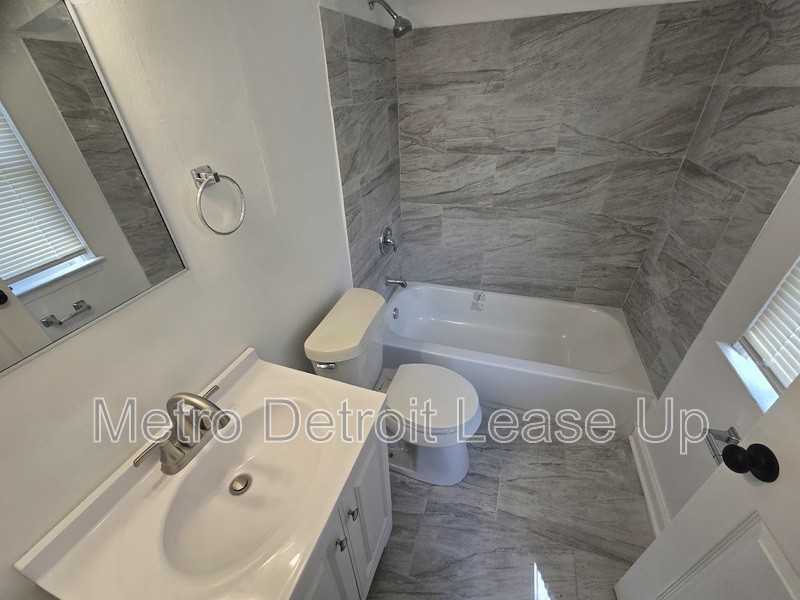 15734 Meyers Rd #1 - Photo 7 of 11