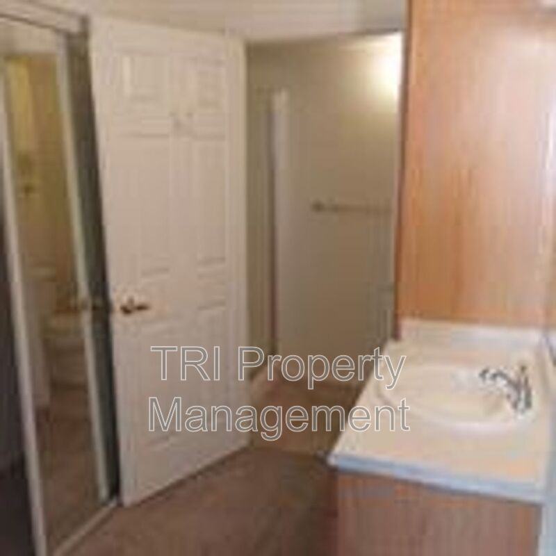 2551 W 24th St #B1 - Photo 3 of 19