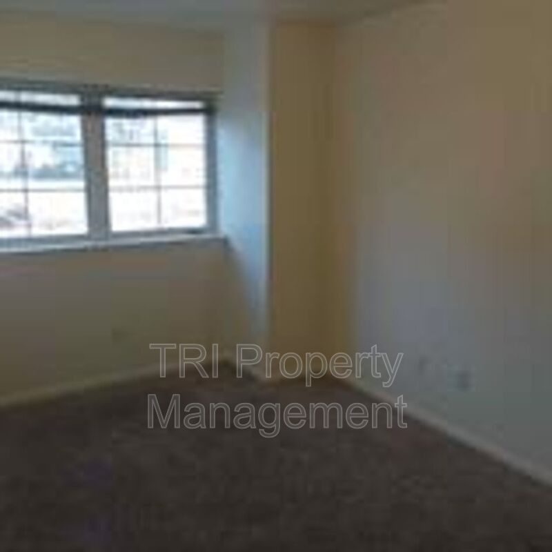 2551 W 24th St #B1 - Photo 7 of 19