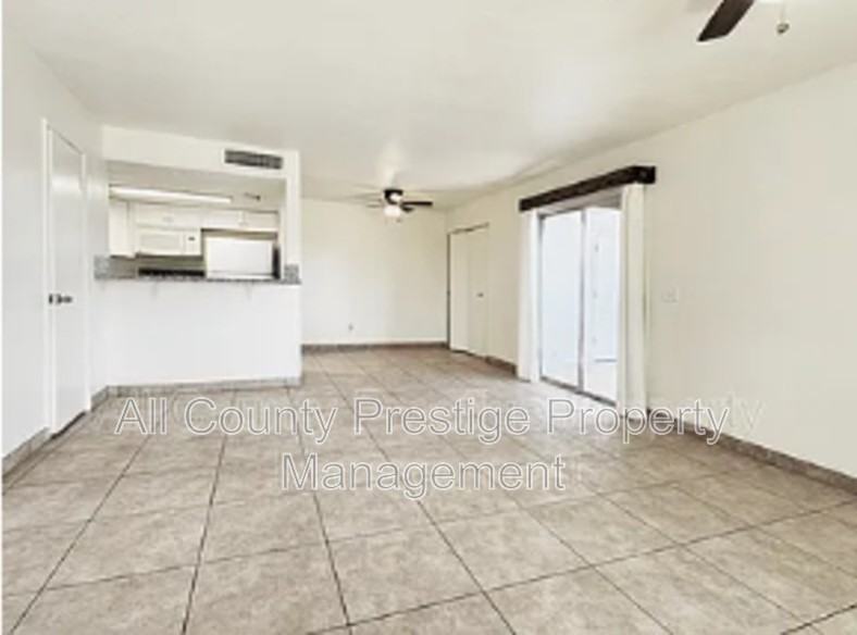 7524 N 47th Dr - Photo 3 of 5