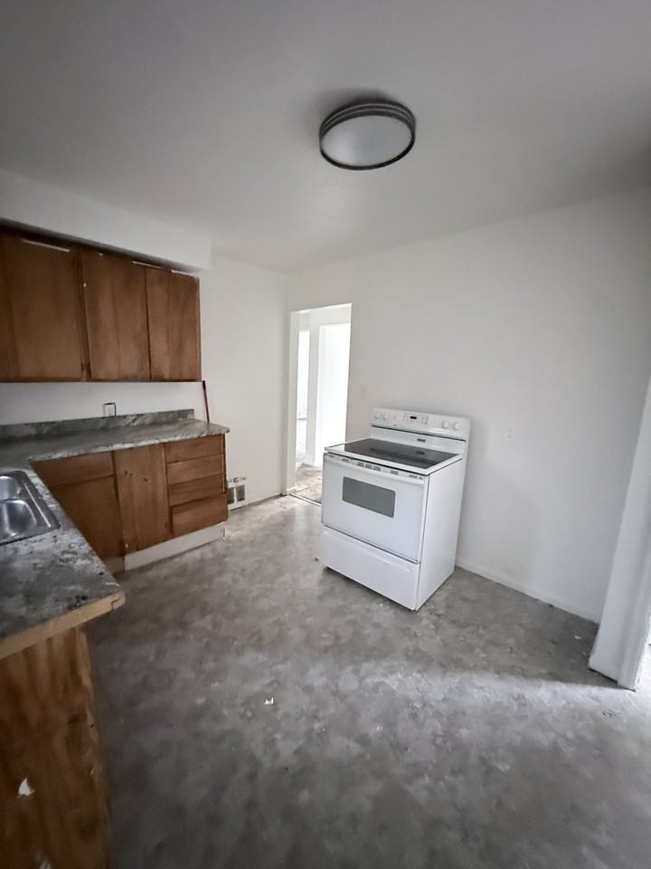 5210 Dupont St #NA - Photo 2 of 20