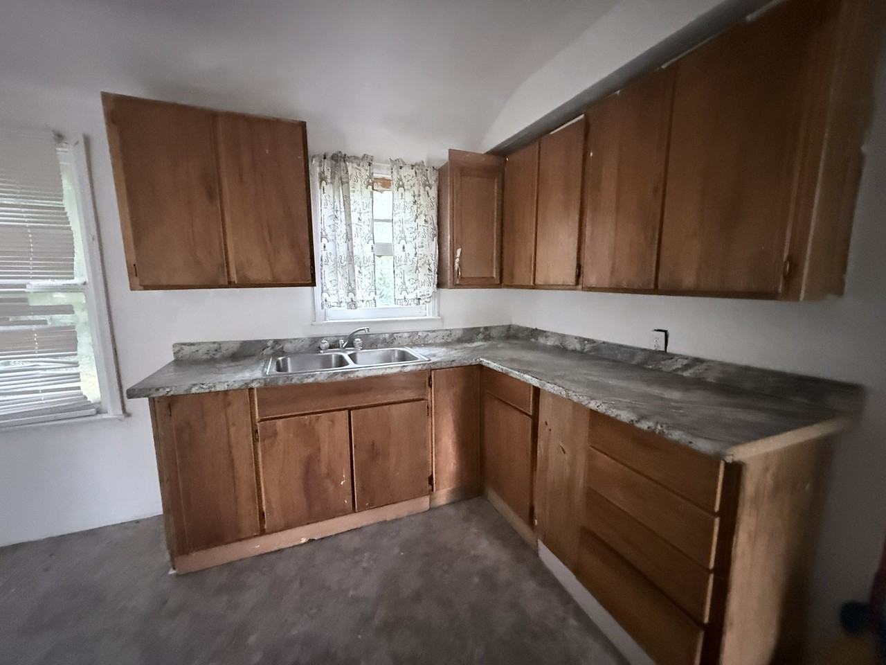 5210 Dupont St #NA - Photo 4 of 20
