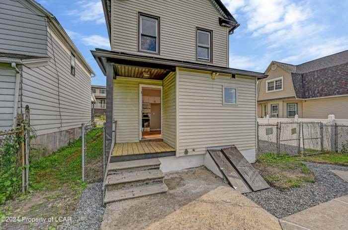12 Mack St - Photo 3 of 16