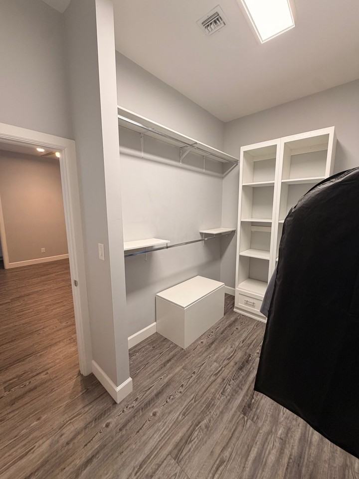 661 S Orange Ave - Photo 4 of 25