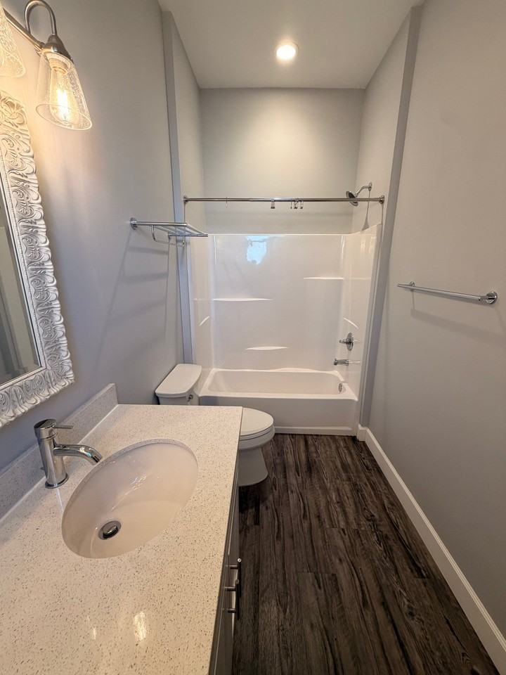 661 S Orange Ave - Photo 6 of 25