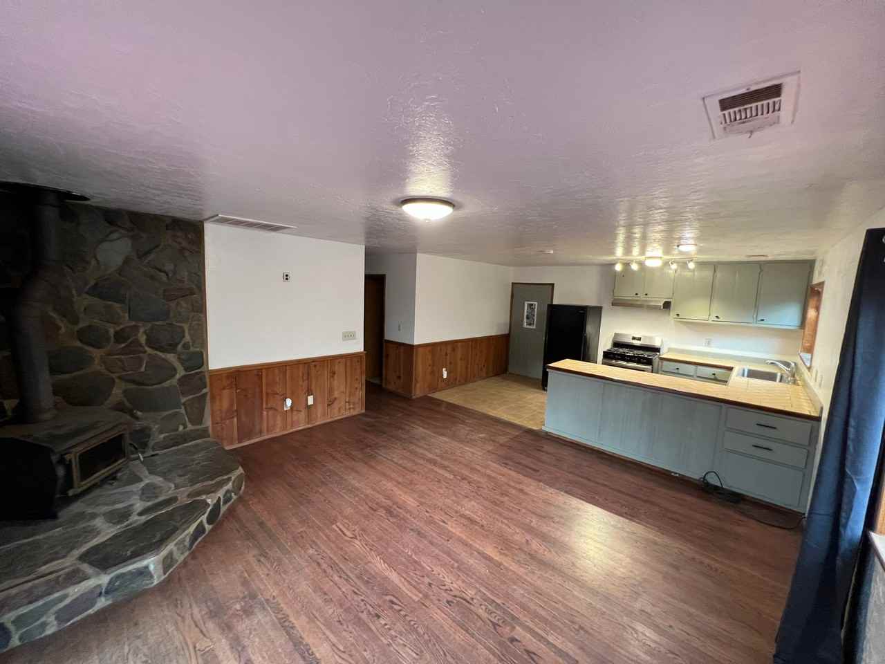 10663 Smith Station Rd - Photo 5 of 20
