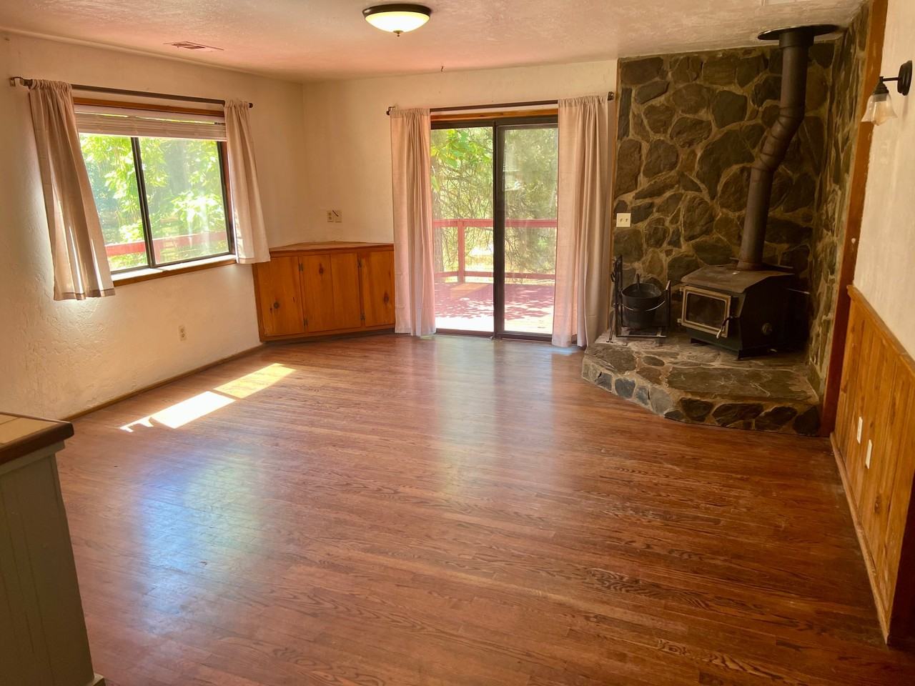 10663 Smith Station Rd - Photo 6 of 20