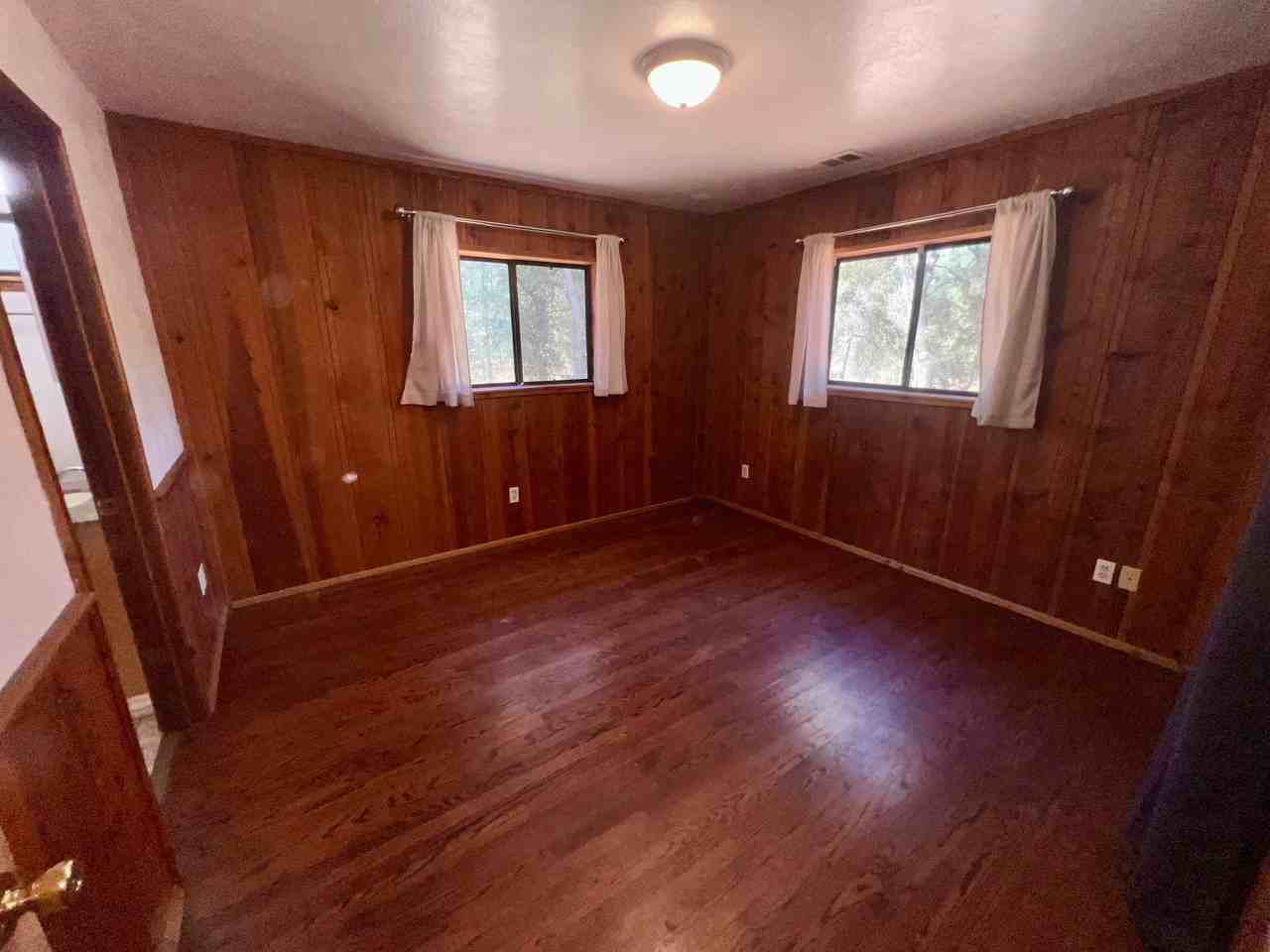 10663 Smith Station Rd - Photo 7 of 20