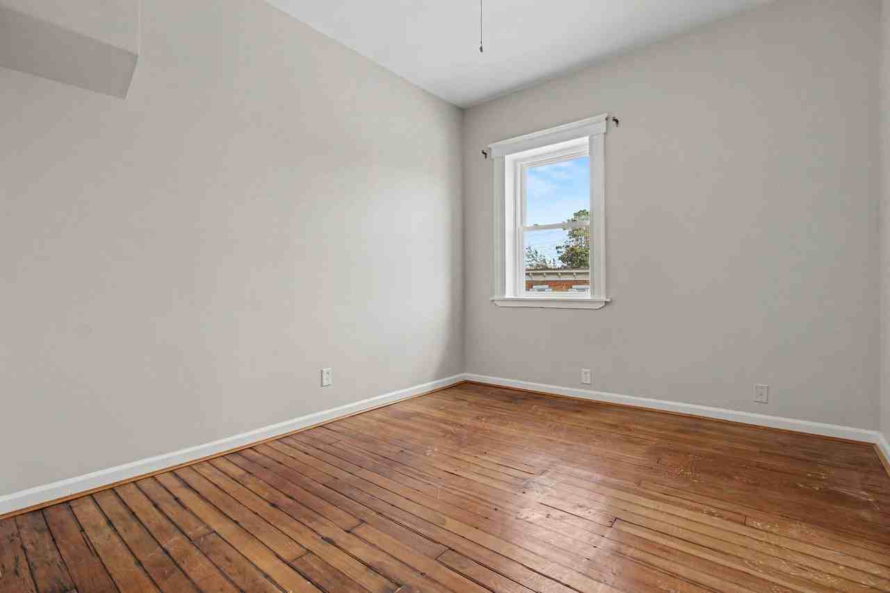 2 W Walnut St #4 - Photo 7 of 14