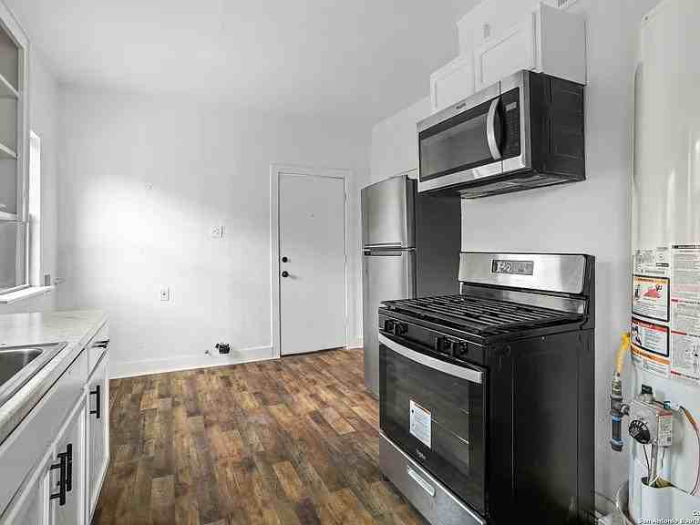 2011 Cincinnati Ave #4 - Photo 3 of 8