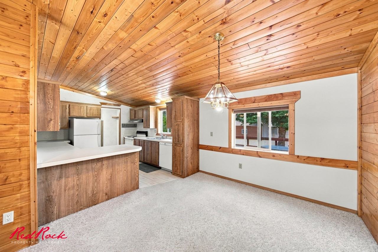 408 N Harmony Dr - Photo 3 of 37