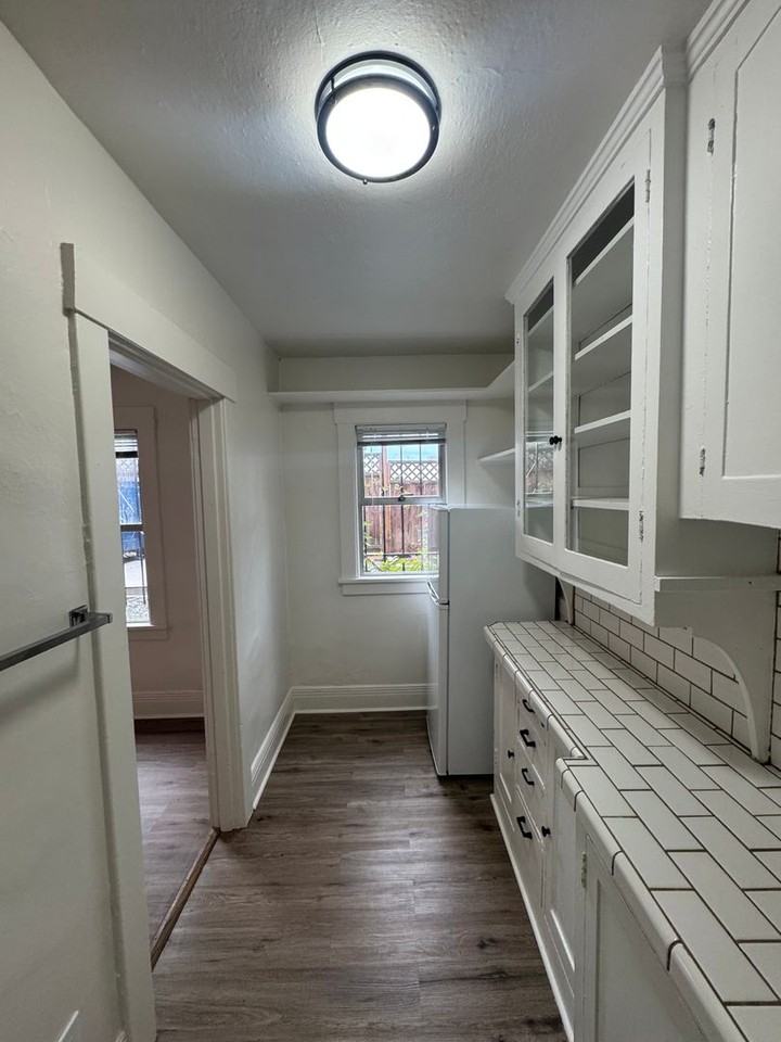 Glen Ellen Apartments - Photo 2 of 9