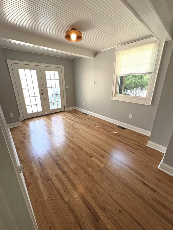 1151 Rosedale Dr Ne #B - Photo 6 of 20