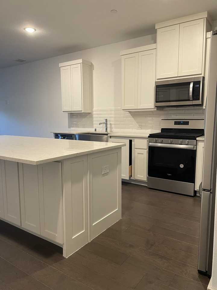 1764 Thornton Dr - Photo 4 of 20