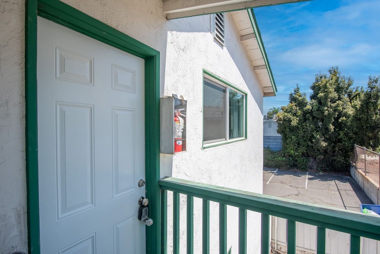 320 G St - Photo 7 of 15
