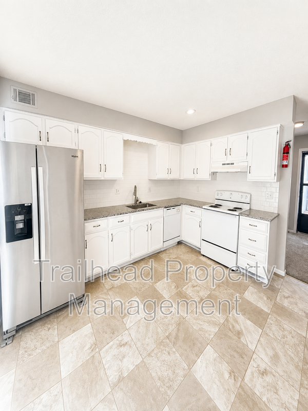 500 Sky Vue Dr #C - Photo 3 of 16